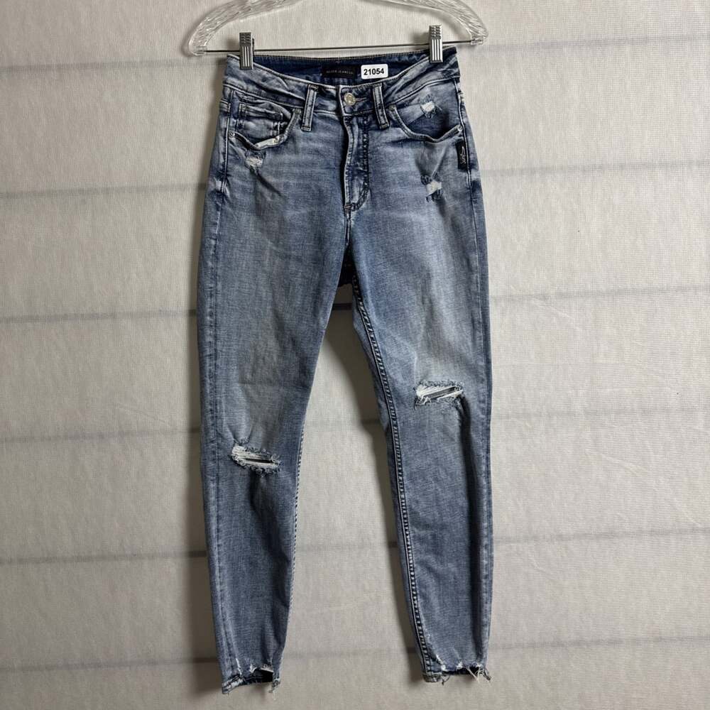 Silver Jeans Women's Size 27/27 Distressed Stretch Denim Avery Skinny Jeans